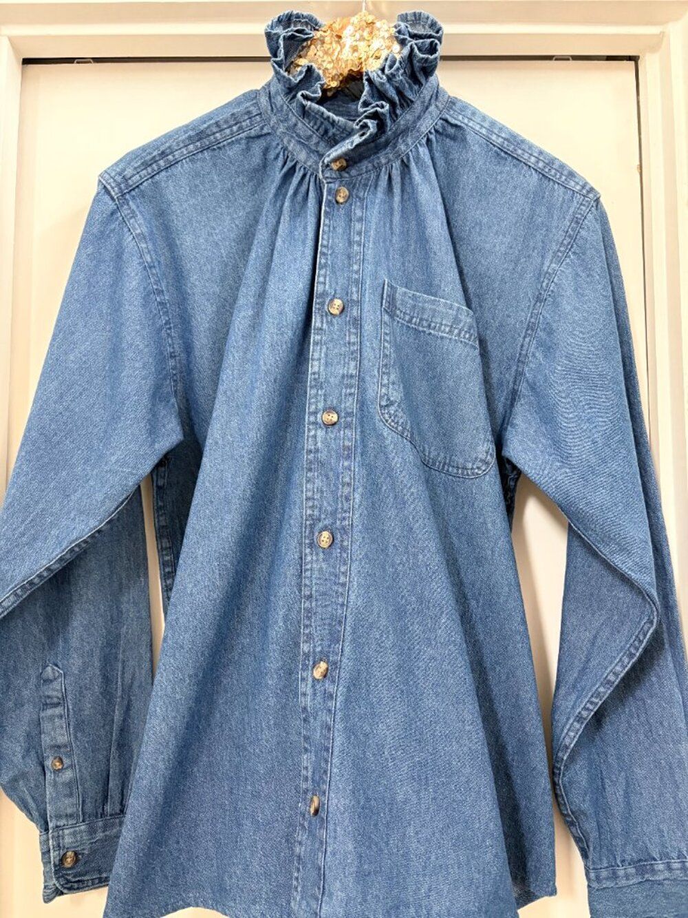 KMJ Quarantina Classic Relaxed Ruffled Collar Denim Boyfriend Blouse Size Large